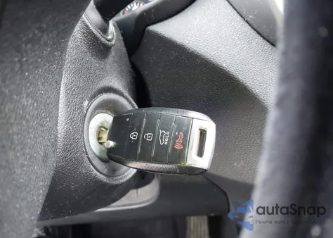 2016 Kia Sorento 2.4L Lx z USA, uszkodzony, nr VIN 5XYPGDA39GG013618